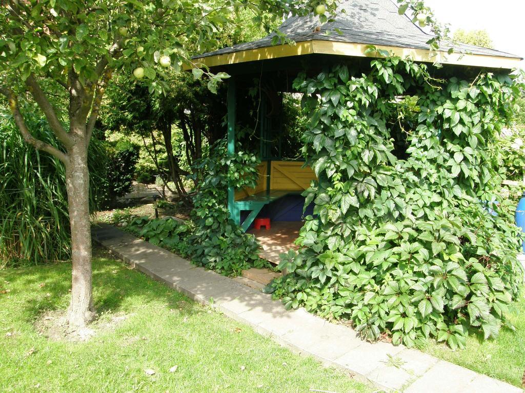 Šiauliai Home For Guests Lakstingala מראה חיצוני תמונה